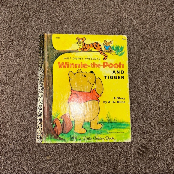!!**KIDS BOOKS 4/$10**!! A Little Golden Book Winnie The Pooh And Tigger 1968 - Picture 1 of 7